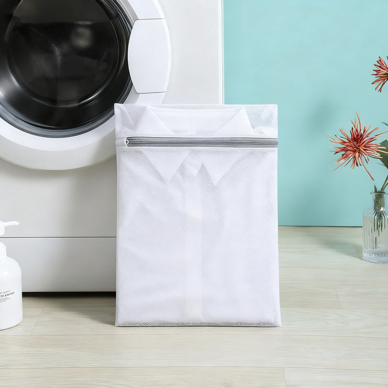 Laundry net made of polyester, fine mesh