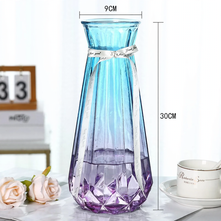 Mini vases made of glass, handcrafted