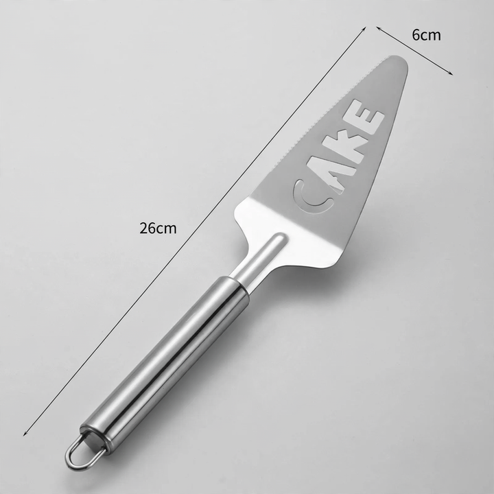 Pizza cutter and cake tool set
