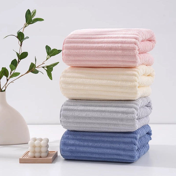 Sports towel made of coral fleece, quick-drying