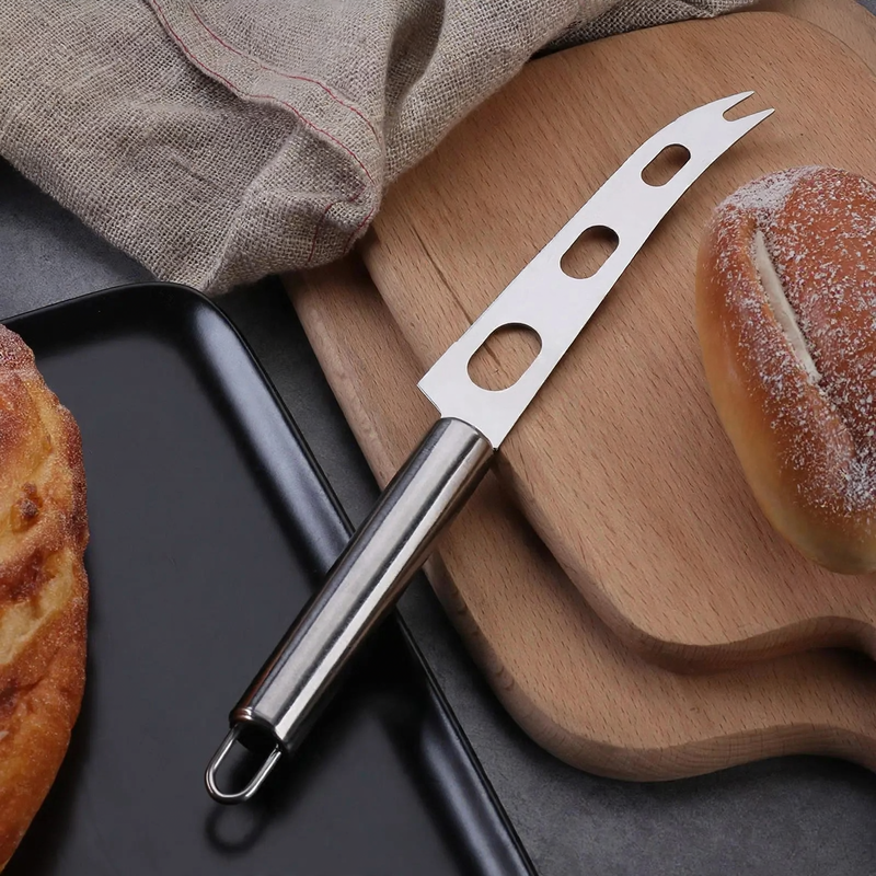 Pizza cutter and cake server made of stainless steel