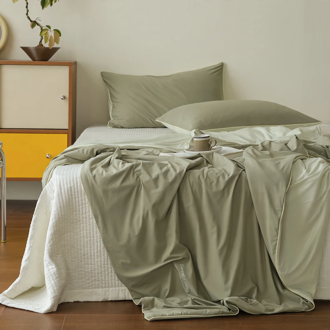 Light summer blanket, machine washable