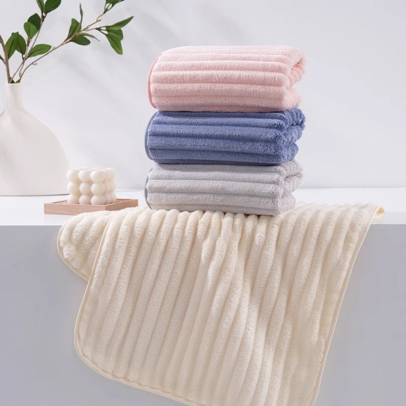 Sports towel made of coral fleece, quick-drying
