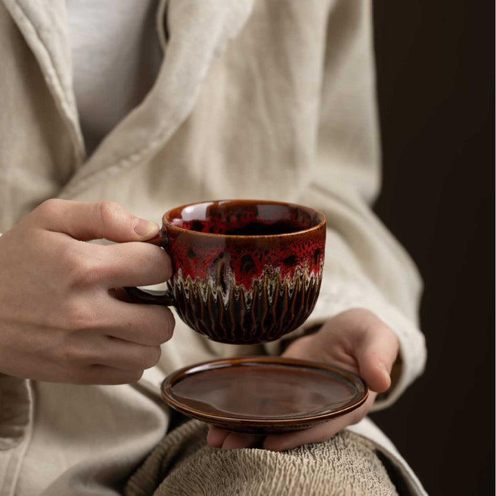 Ceramic coffee mug with oven glaze