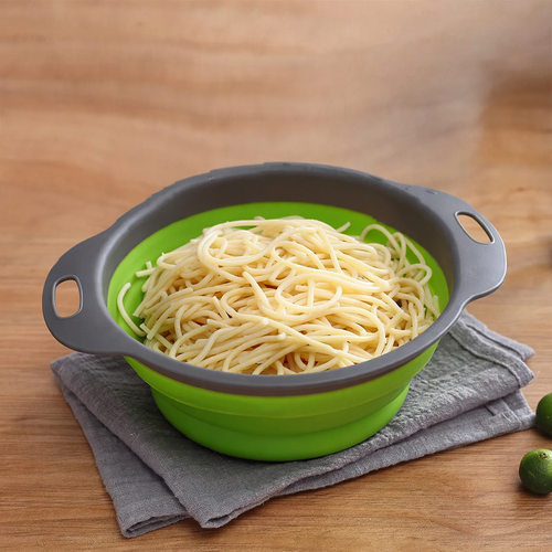 Folding vegetable bowl with strainer