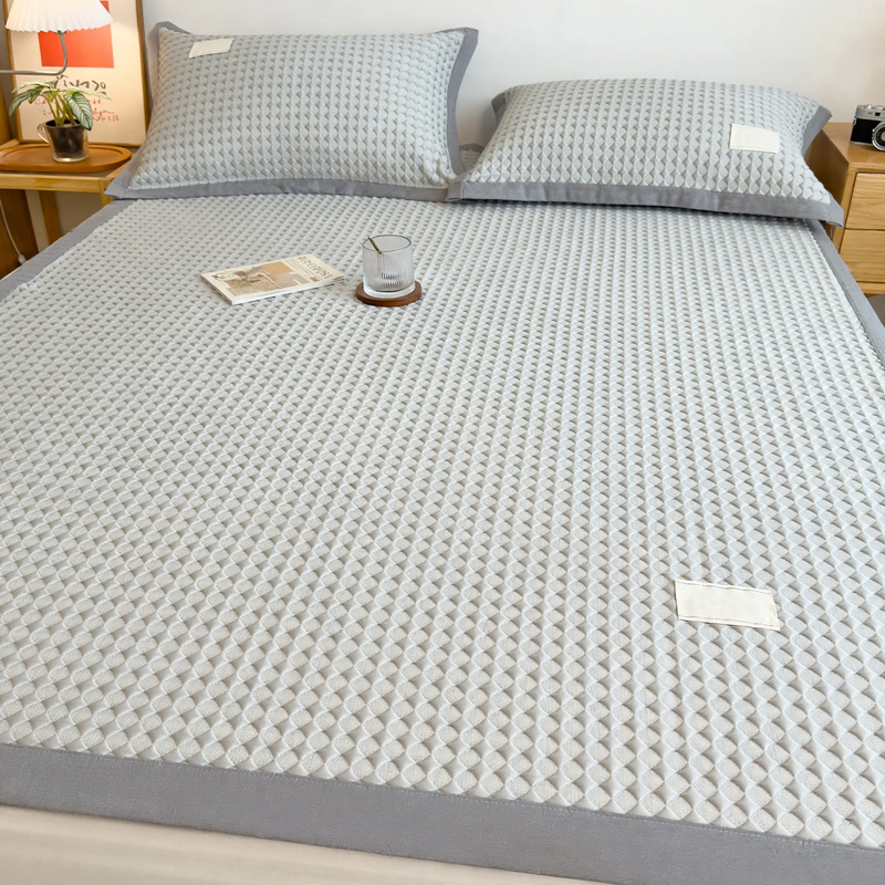 Cooling mat made of ice silk fabric, machine washable