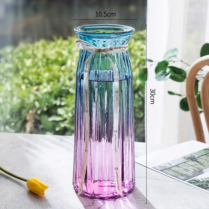 Mini vases made of glass, handcrafted