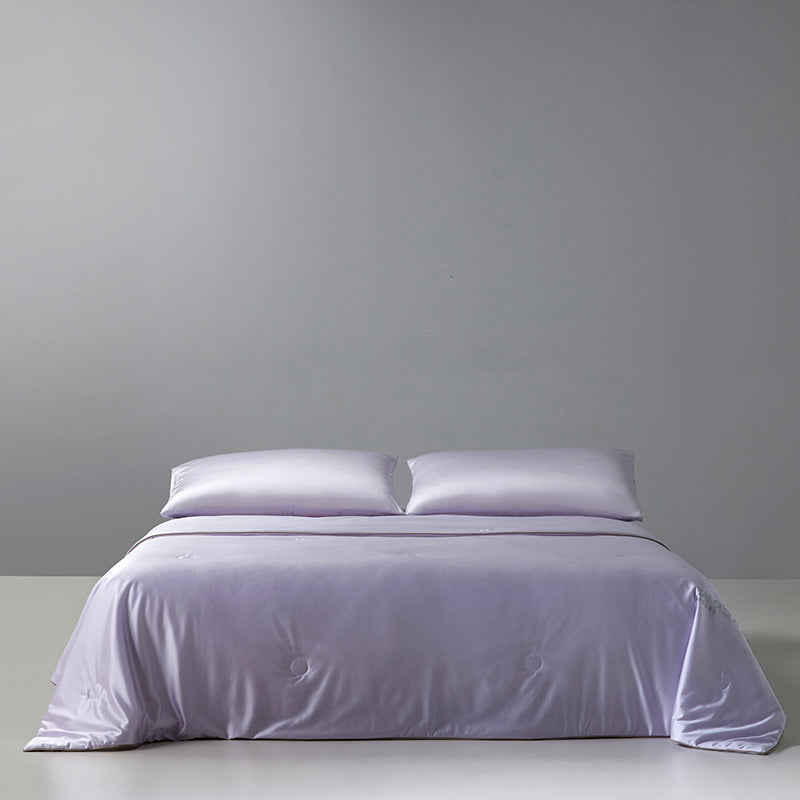 Summer blanket with silk, machine washable