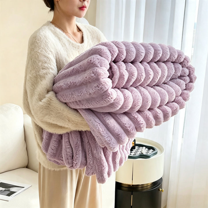 Fleece blanket made of coral fleece, 1500–2000 g