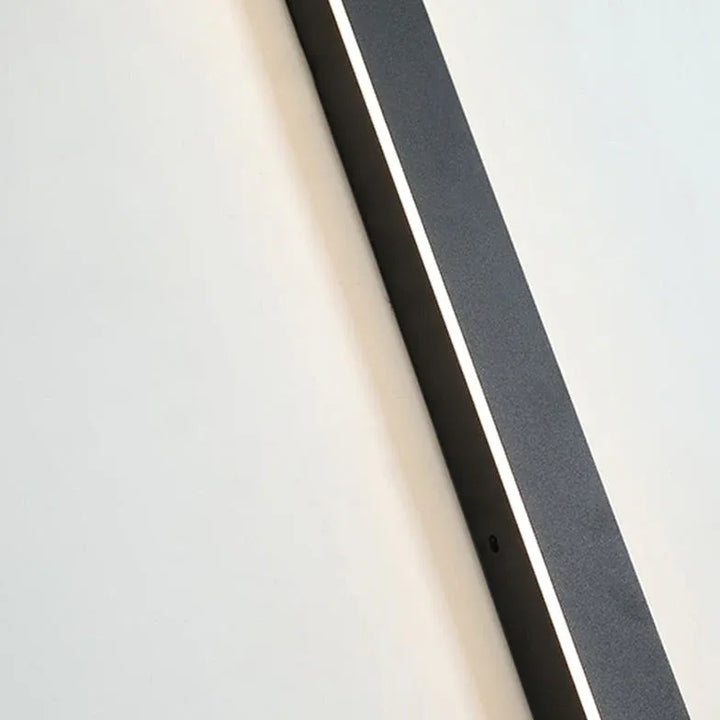 BowLift | Linear black minimalist LED outdoor wall light