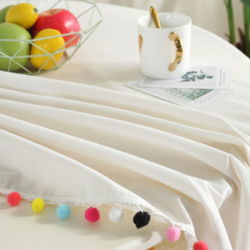 BowLift | Fiesta White Tablecloth