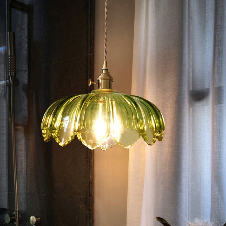 BowLift | Glass light that delights with details!