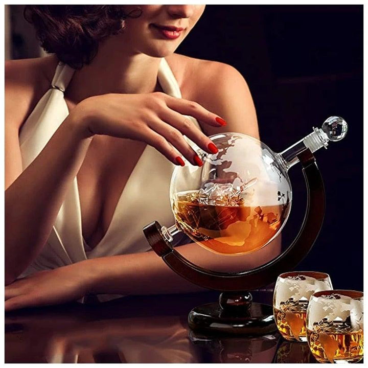 BowLift | Whiskey Decanter Set