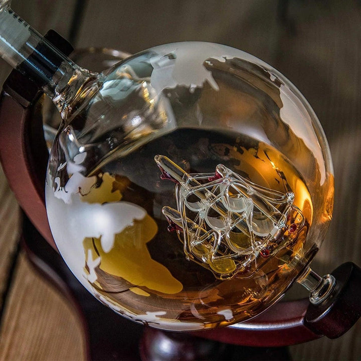BowLift | Whiskey Decanter Set