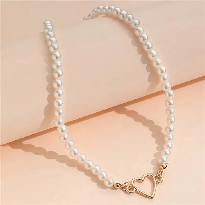 BowLift | Heart Outline Pearl Choker Necklace