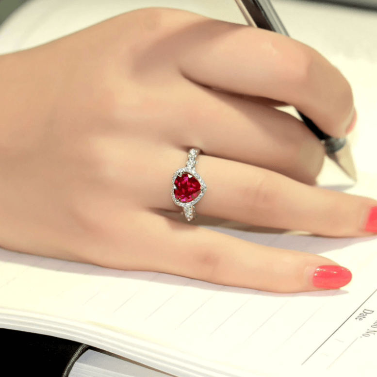 BowLift | Heart Zirconia Ring