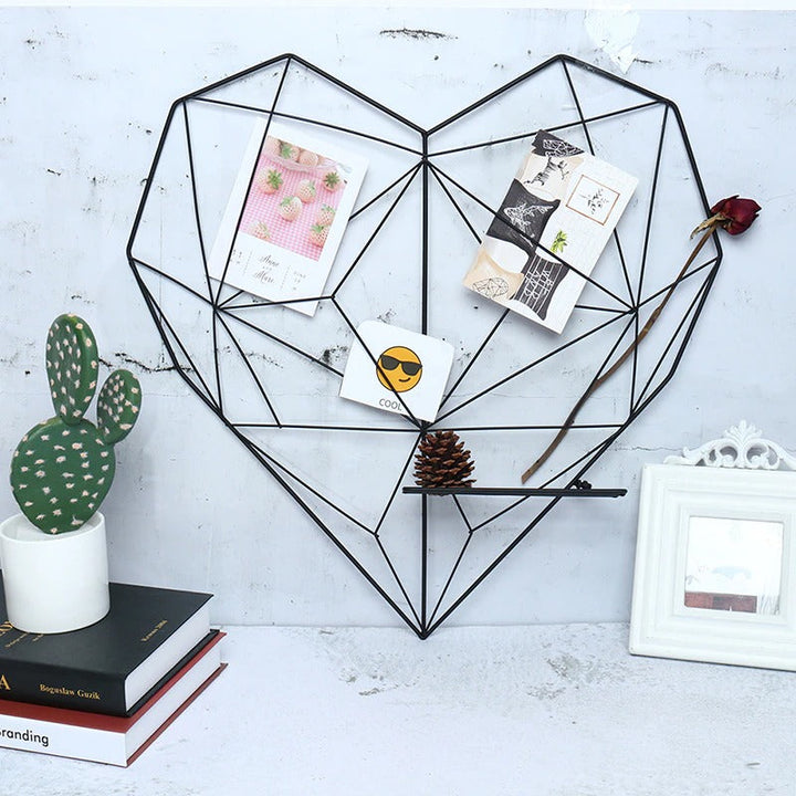 BowLift | Heart Wire Photo Display