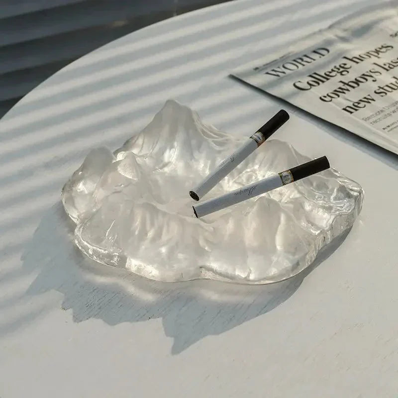 BowLift | Ashtray decoration made of mountain glass in ice style