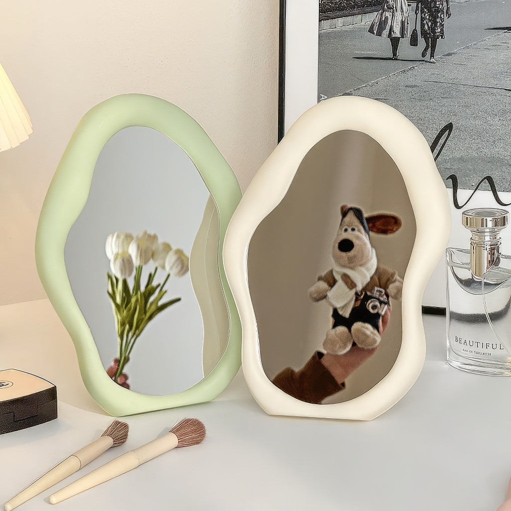 BowLift | Irregular Blob Makeup Mirror