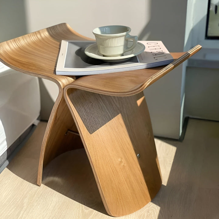Handcrafted Wooden Bench – Rustic Seating made of Solid Wood | Bowlift