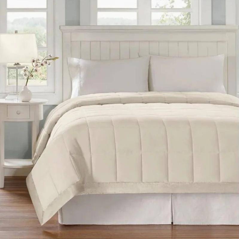 BowLift | BlueVelvet - Satin Accent Bedspread