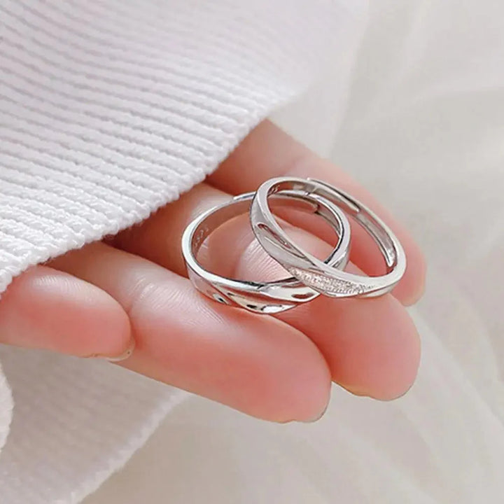 BowLift | Minimal Wave Textured Couples Rings
