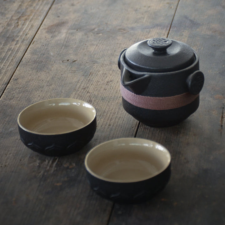 BowLift | Elegant Ceramic Vintage Travel Teapot