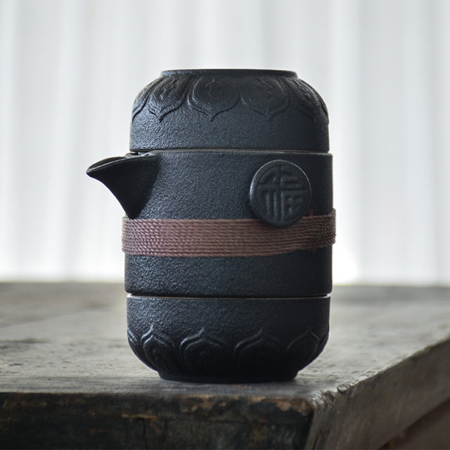 BowLift | Elegant Ceramic Vintage Travel Teapot