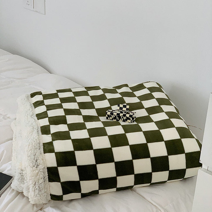 Checkerboard Throw Blanket | Bowlift