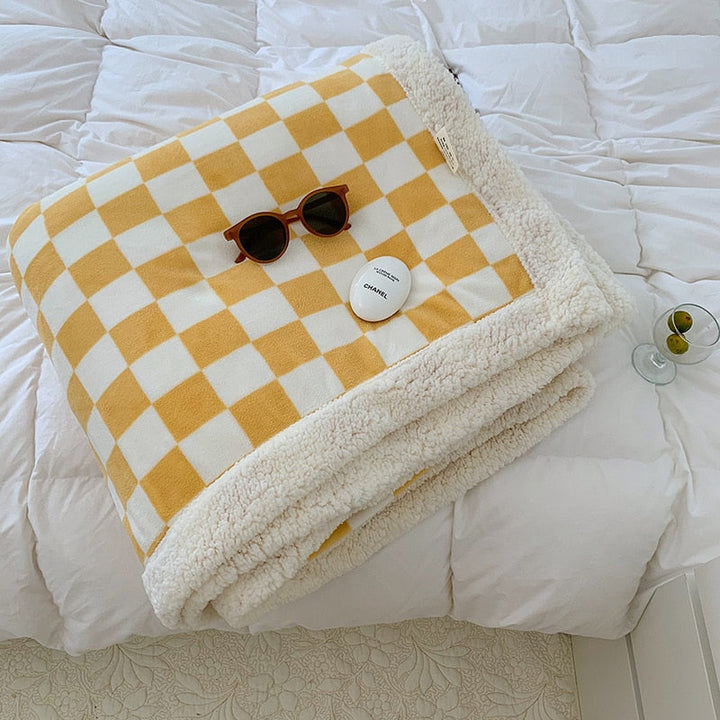 Checkerboard Throw Blanket | Bowlift