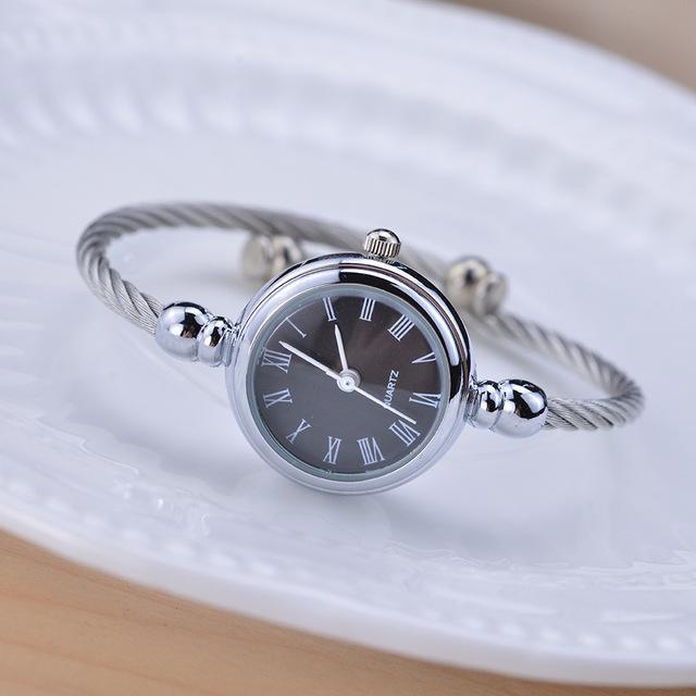 BowLift | Elegant Retro Style Ladies Wrist Watch