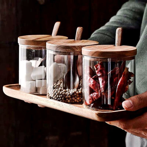 BowLift | Modern set of glass containers with a natural design and practical application