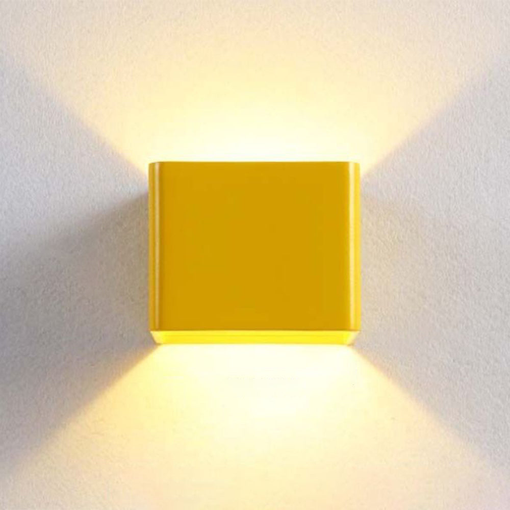 Square wall lamp with unique design Bowlift