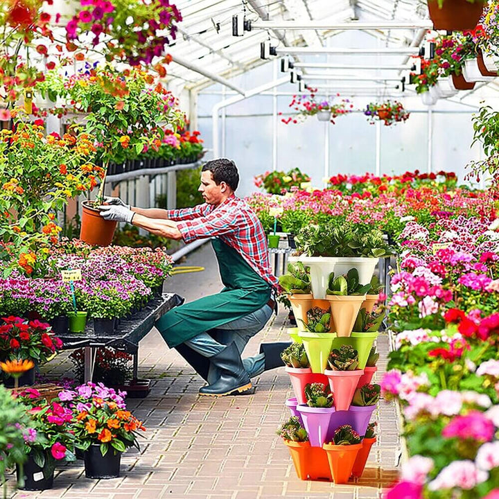 BowLift | Space-saving Stackable Plant Pots - StrawberryStack