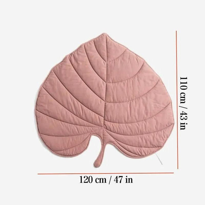BowLift | Stylish dog blanket in leaf shape with soft padding & versatile use