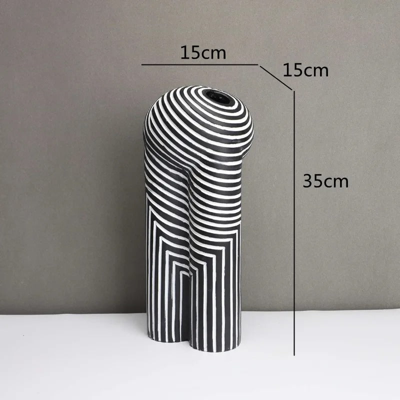 BowLift | Vase with abstract geometry