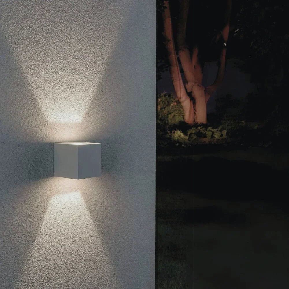 BowLift | Wall Light Black Aluminium Adjustable Cube LED