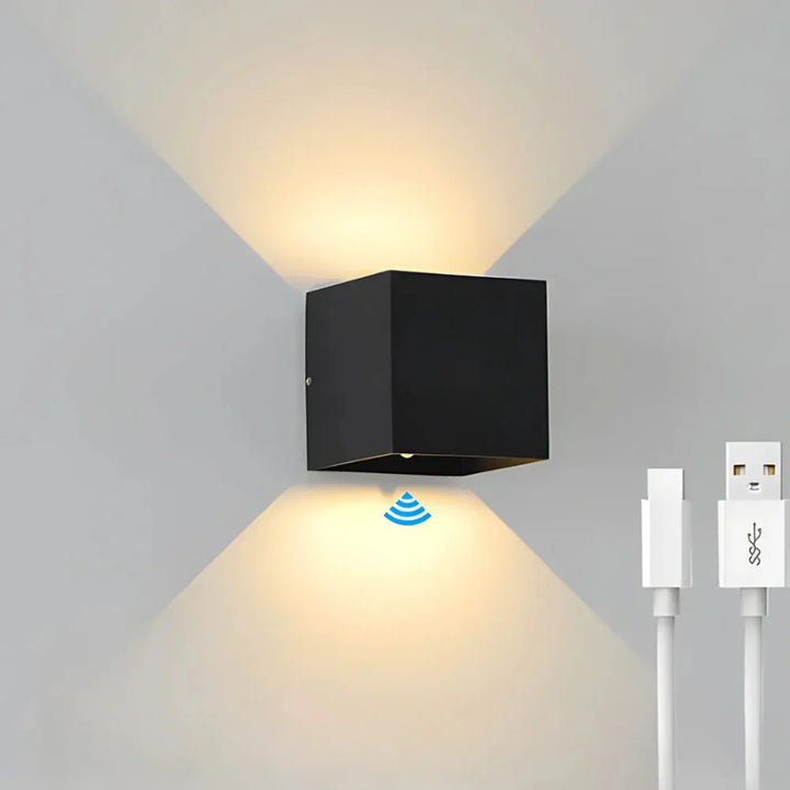 BowLift | Wall Light Black Aluminium Adjustable Cube LED