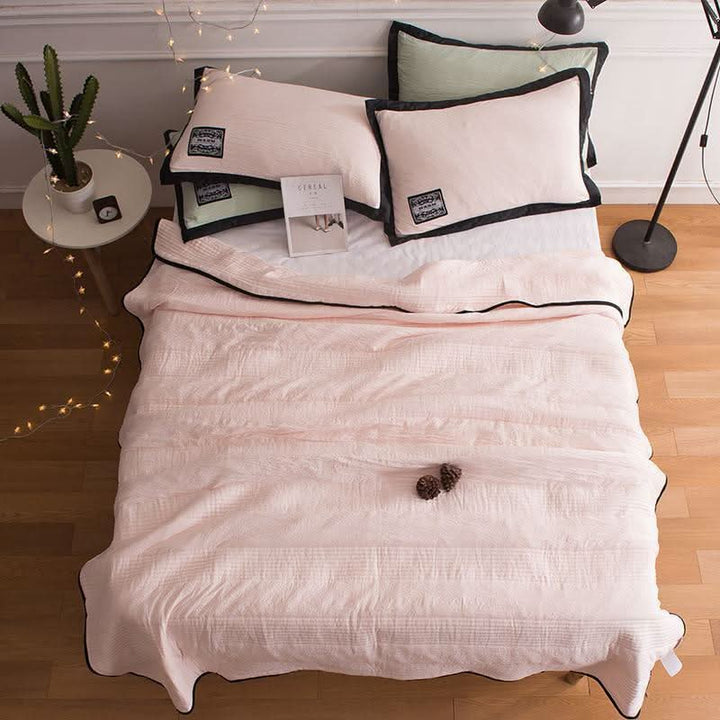 BowLift | Cooling Blanket for Summer Nights – Lightweight and Breathable